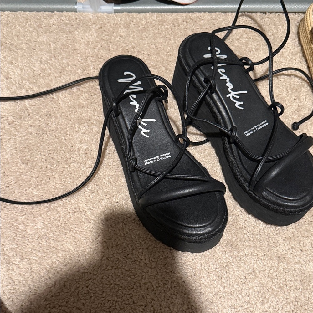 Black Lace-Up Sandals/platform